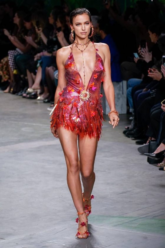 VERSACE Spring 2020 - Fashion Show - NishMagazine